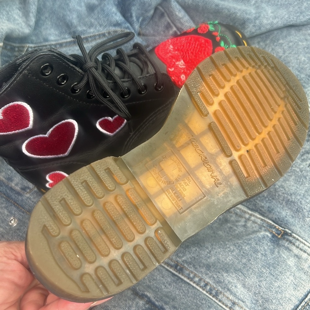 DOC MARTENS 1460 Valentine remix w/Sequin Heart appliqué’s /Embroidered Roses - Picture 12 of 14